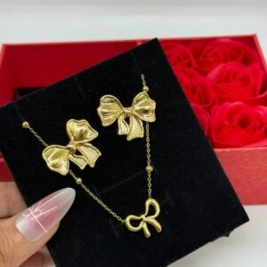 Home the golden "north star" necklace