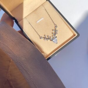 gazelle pendant necklace pink & white